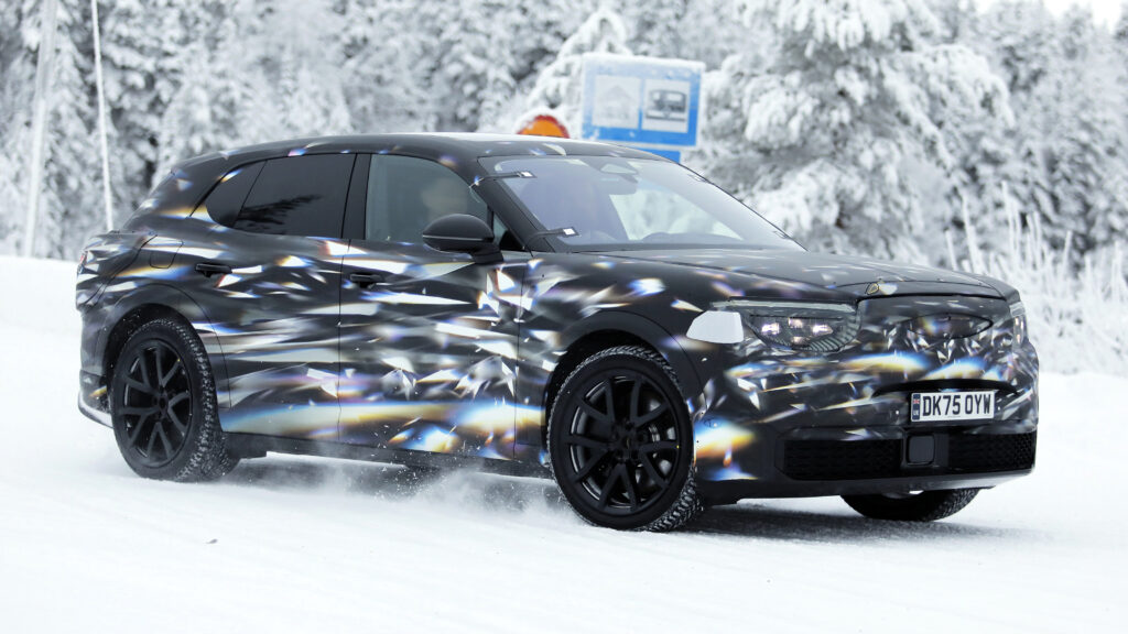 Bentley Urban SUV test car - front 3/4