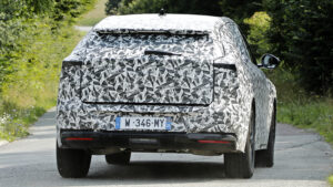 DS Automobiles No7 - задняя часть