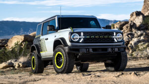 Ford Bronco RTR - с передним углом.