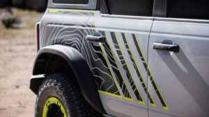 Ford Bronco RTR - боковая наклейка.