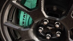 Ford Mustang Dark Horse SC - колесное колесо для автомобиля.