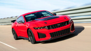 Ford Mustang Dark Horse SC - передний красный цвет.