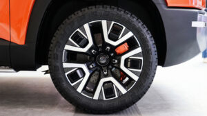 Концепция Geely Galaxy Cruiser - колесо из легированного сплава.