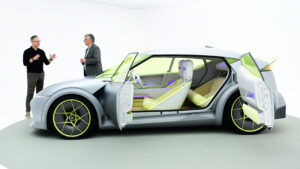 Концепция Hyundai Concept Three - Пол Баркер написал ее.