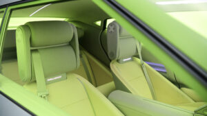 Hyundai Concept Three - трехместные сиденья.