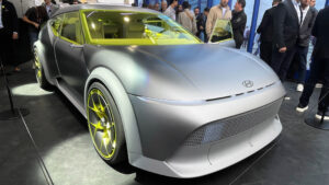 Hyundai Concept Three - Munich front