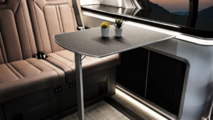 Концепция кемпера Hyundai Staria - настольный стол.