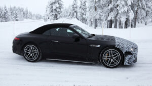 Mercedes-AMG SL Facelift - фронтальный угловой лифт.