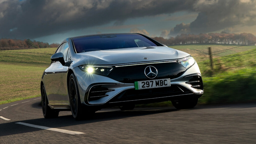 Mercedes EQS - front tracking