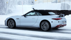 Mercedes-Maybach SL 680 Facelift - задняя часть под углом.