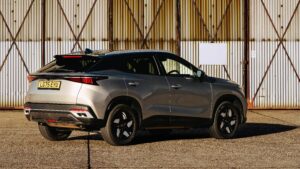 Omoda 5 SHS-H - задняя статика.