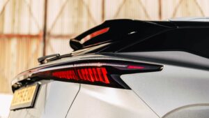 Omoda 5 SHS-H - задняя деталь.