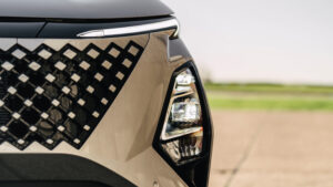 Omoda 5 SHS-H - передний фонарь.