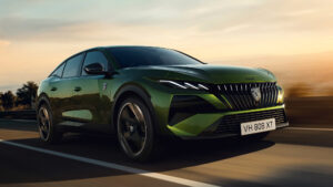 Peugeot E-408 facelift - фронтальное действие.