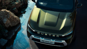 Renault Duster - капот с капотом.