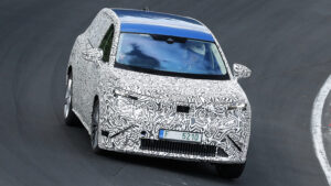 Skoda Vision 7S семиместный электромобиль - динамический передний край.