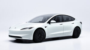 Tesla Model 3 Standard - передняя студия.