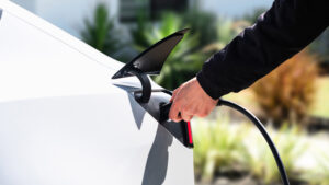 Tesla Model 3 Стандартный - зарядка заряда.