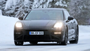 Обновленная Porsche Panamera - передний край.