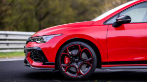 Volkswagen Golf GTI Edition 50 - боковые детали.