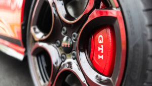 Volkswagen Golf GTI Edition 50 - колесо для двух колес.