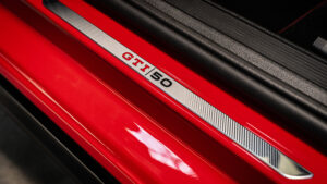 Volkswagen Golf GTI Edition 50 - крыльцевая плита.