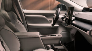 Volvo EX60 - передние сиденья.