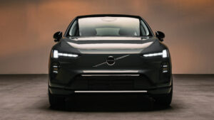 Volvo EX60 - полная передняя часть.