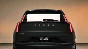 Volvo EX60 - заднее стекло.