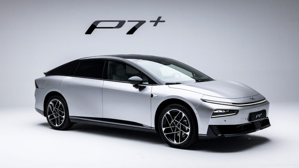 Xpeng P7+ - front 3/4 static