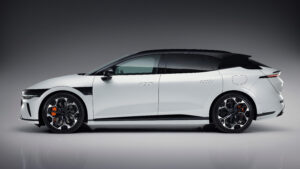 Zeekr 7GT - сбоку.