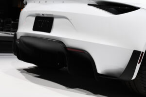 Тесла Родстер - задняя часть.