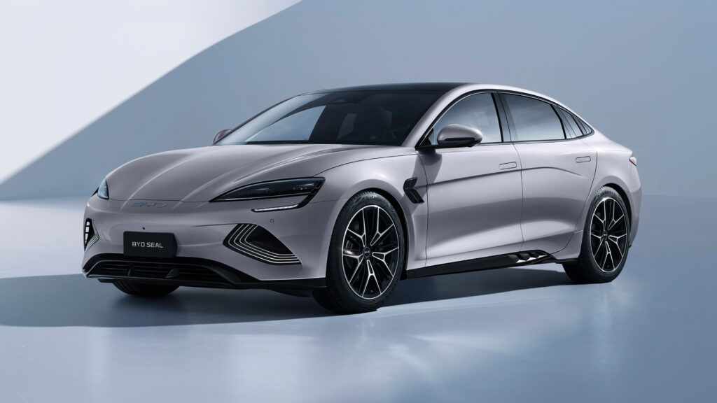 2026 BYD Seal - front 3/4 static