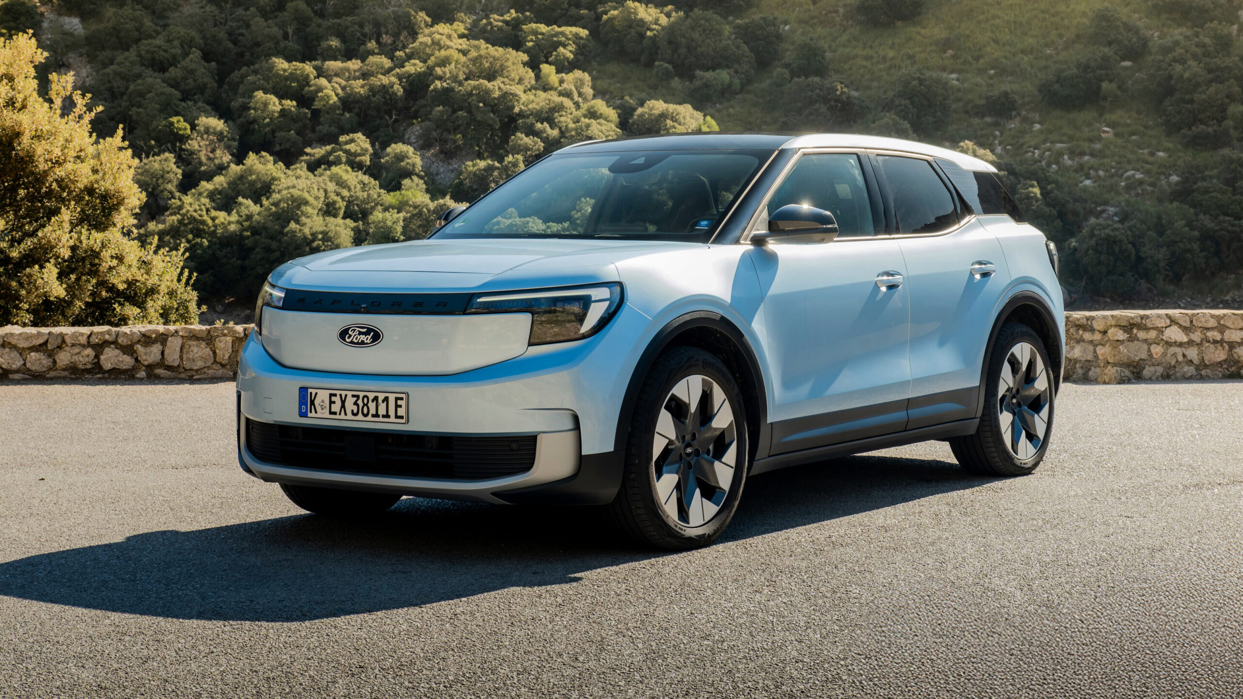 2026 Ford Explorer - передняя передняя часть.