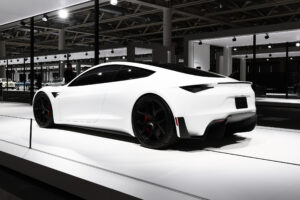 Тесла Родстер - задняя часть.