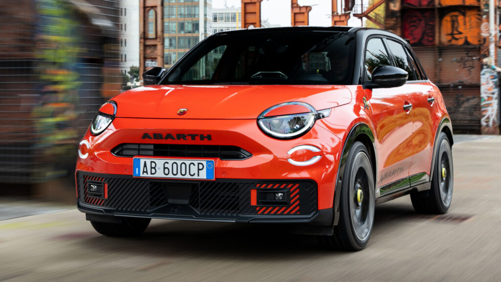 Abarth 600e Competizione - front
