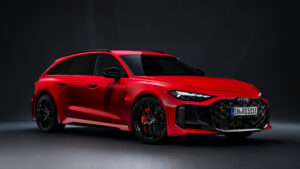 Audi RS 5 Avant - передняя студия.