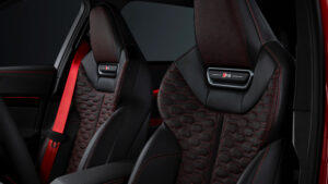 Audi RS 5 Avant - сидячие места.