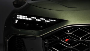 Audi RS 5 - передний фонарь.