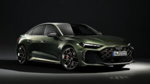 Audi RS 5 - передняя студия.