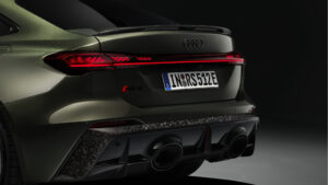 Audi RS 5 - детали задней части.