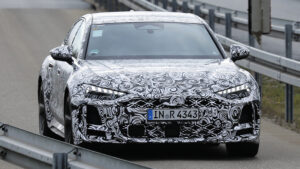 Audi RS5 Avant - с передним трекингом.