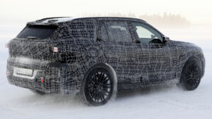 BMW X5 - задний угол в холодную погоду.