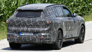 BMW X5 - задние 3/4 отрезка.