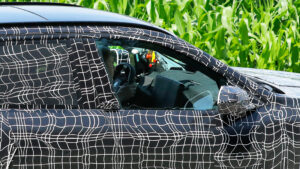 Шпионский снимок BMW X5 - интерьер близкого плана.