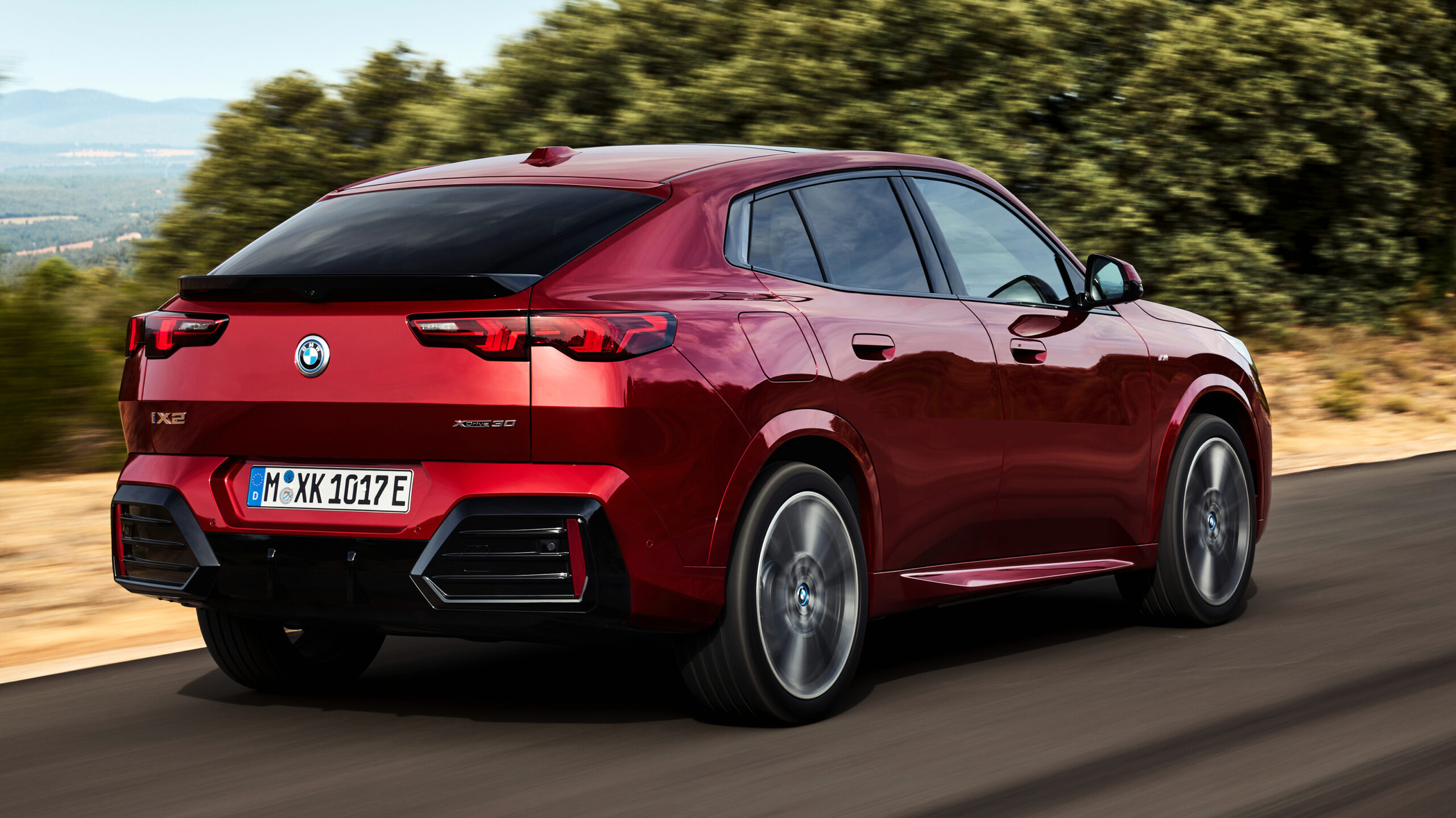 BMW iX2 2026 обновление - задние 3/4