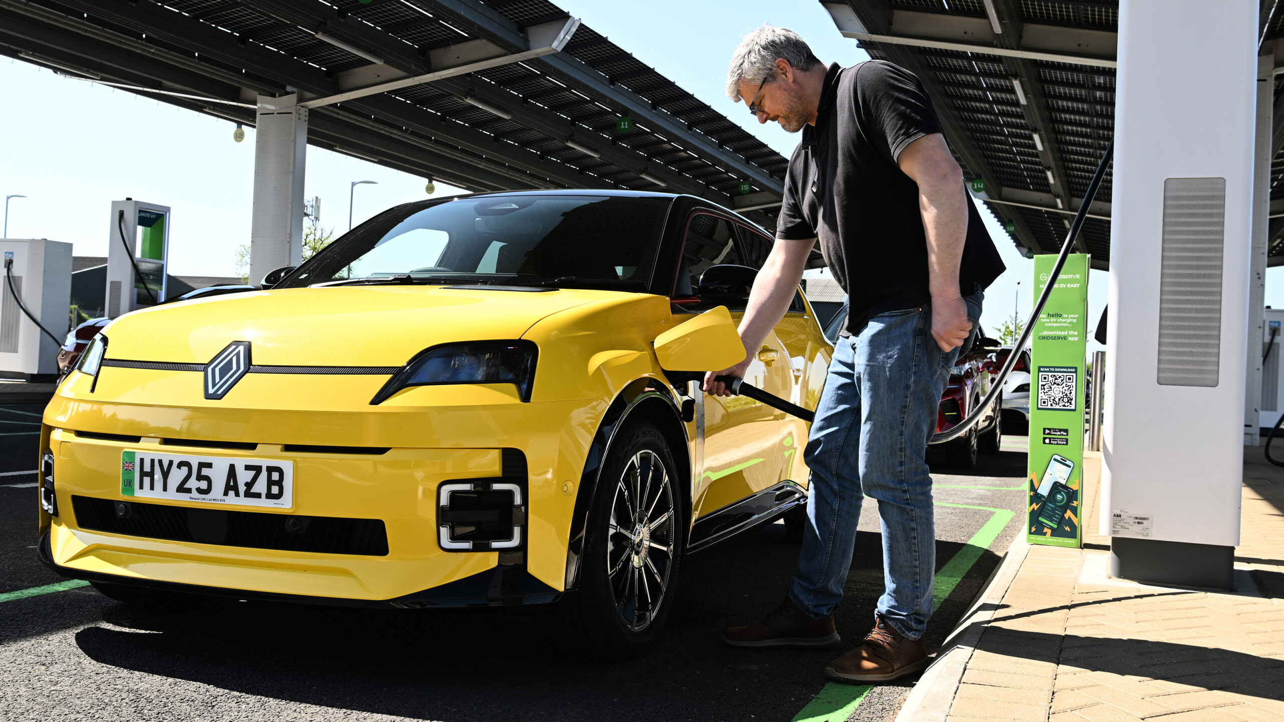 Мега-тест по зарядке электромобилей - зарядка Renault.