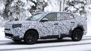 Fiat Panda Fastback - спереди под углом.