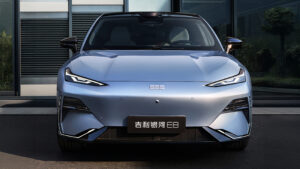 Geely Galaxy E8 - передний край.