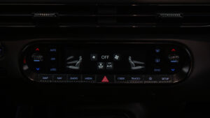 Genesis GV60 Magma - климат-контроль